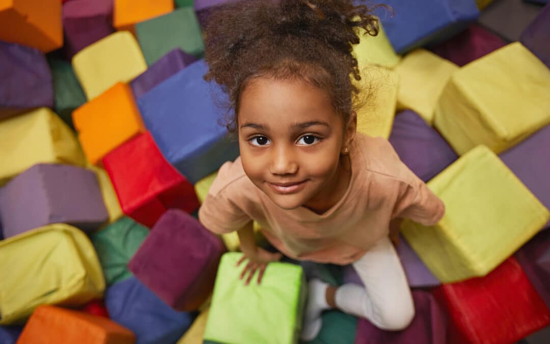 L’importance du jeu libre dans le développement des enfants : Les avantages méconnus